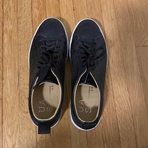 UA Leather Sneaker